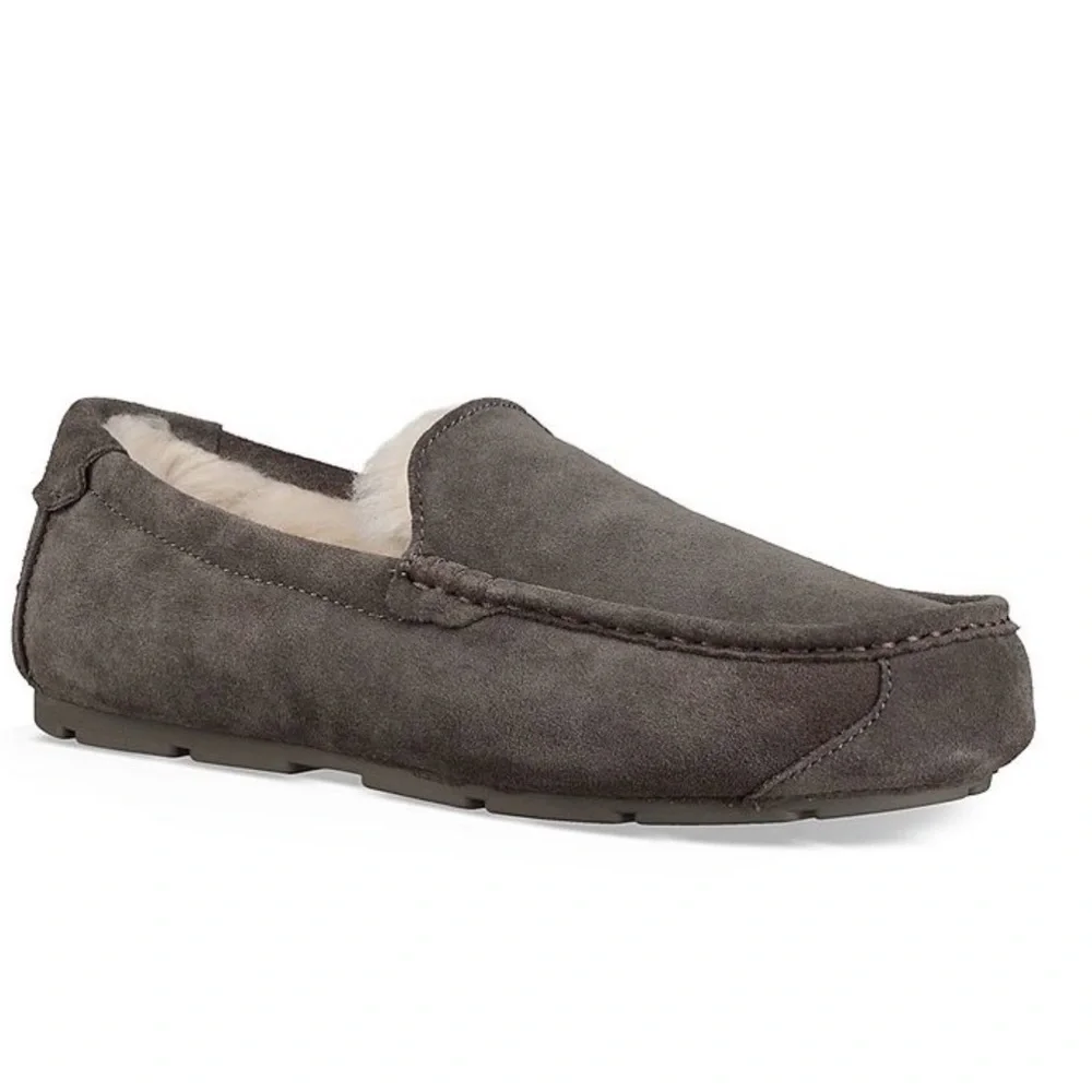 Koolaburra UGG Tipton Suede Slippers Size 9 NIB